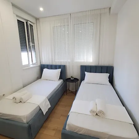 Salty Blue, 2 Bedroom Apartment, By The Daire Dıraç